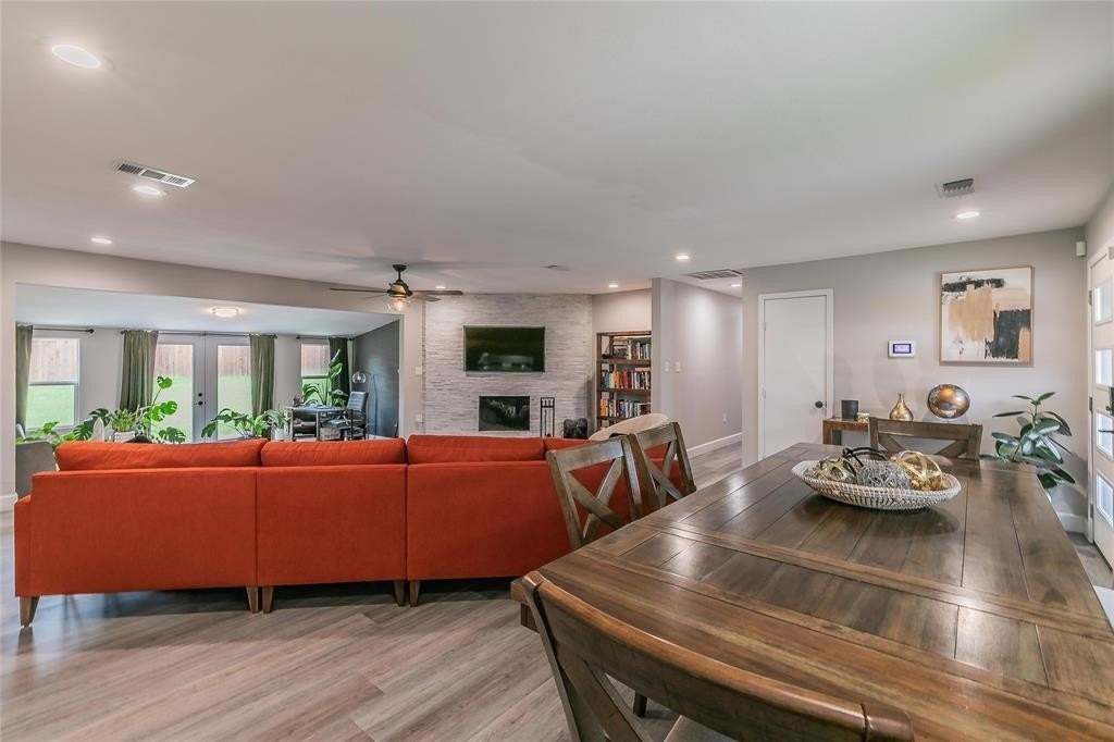 1514 Brookhaven Dr - Photo 5 of 34