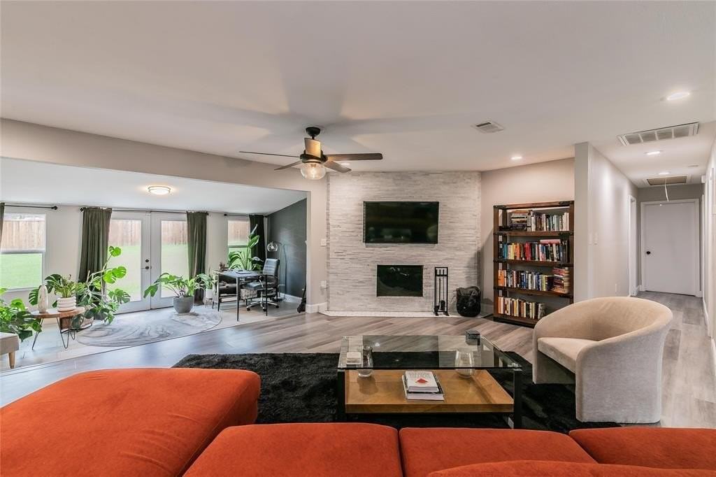 1514 Brookhaven Dr - Photo 6 of 34