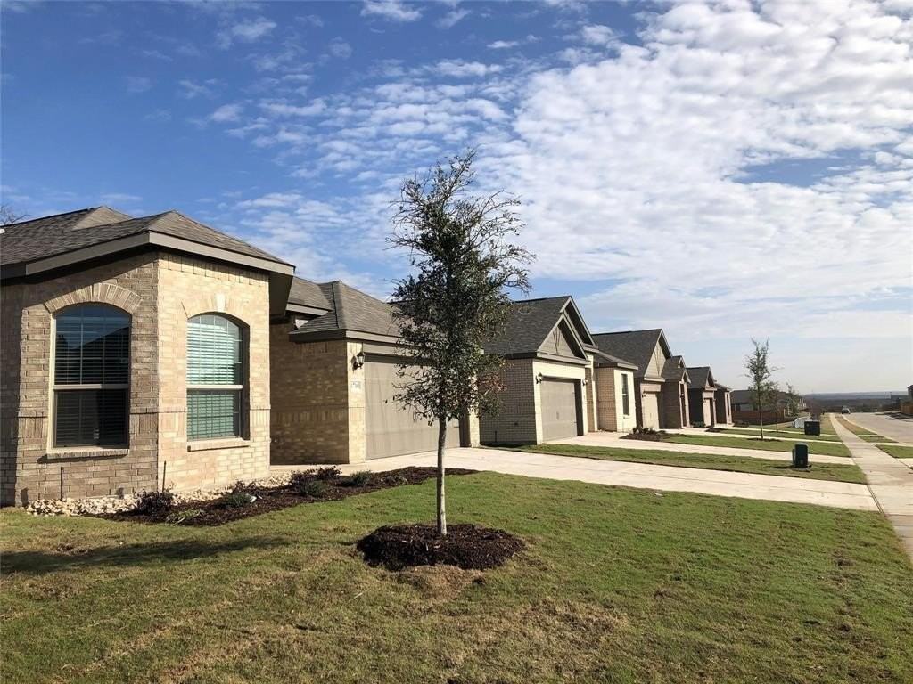 1710 Sandalwood Way - Photo 2 of 31