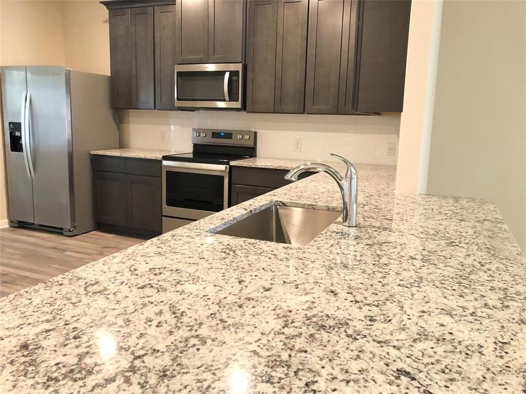 1901 Dahlia Way - Photo 6 of 27