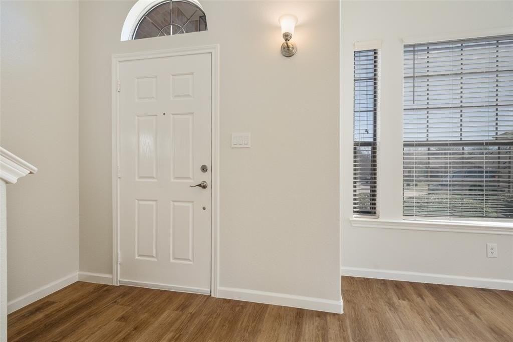 826 Hazels Way - Photo 3 of 25