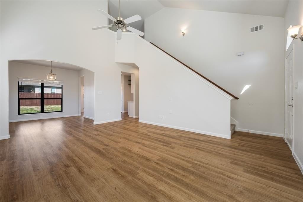 826 Hazels Way - Photo 5 of 25