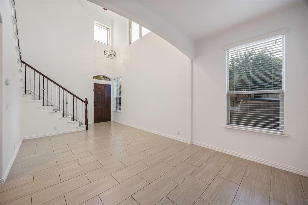 888 Caballero Dr - Photo 4 of 27