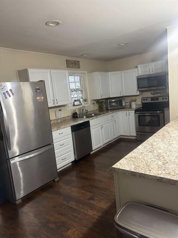 1477 Woodland Dr - Photo 3 of 20