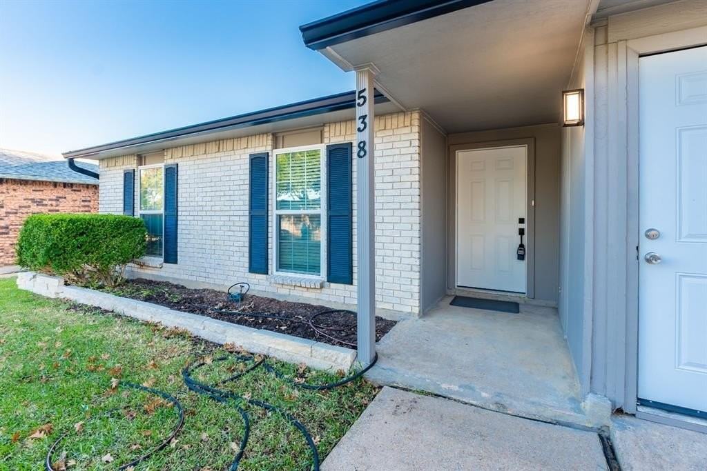 538 Hawthorne Dr - Photo 4 of 29