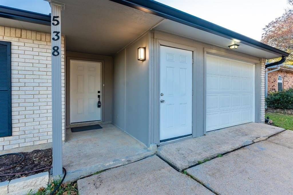 538 Hawthorne Dr - Photo 5 of 29