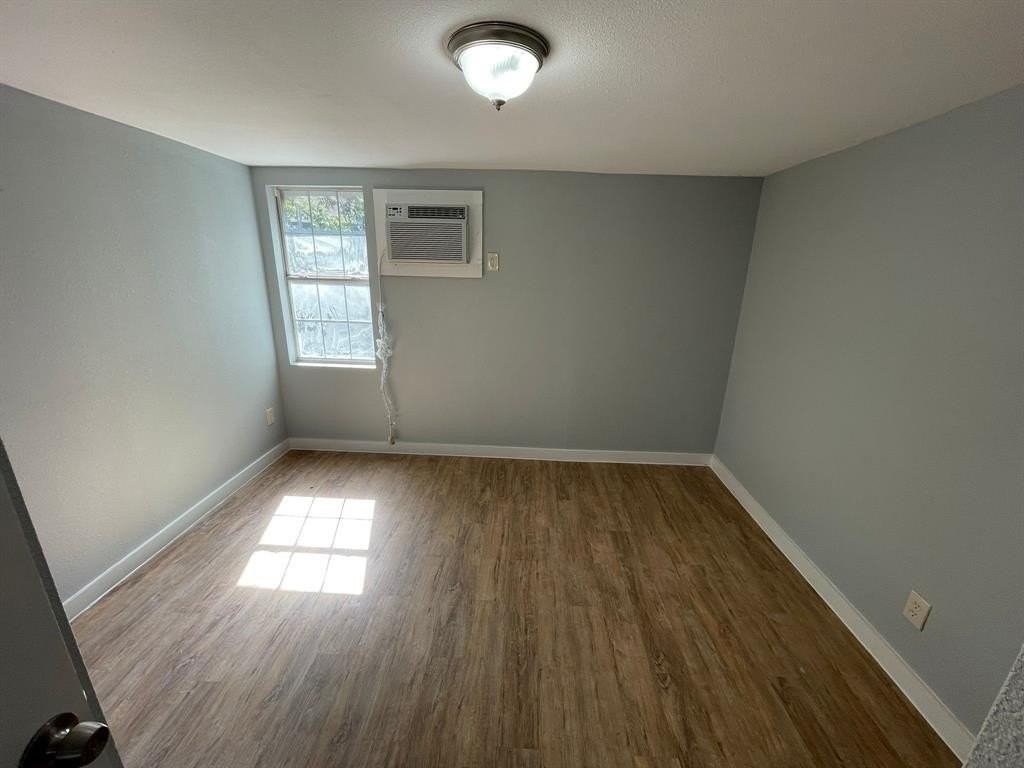 8323 Lapanto Ln #B - Photo 2 of 8