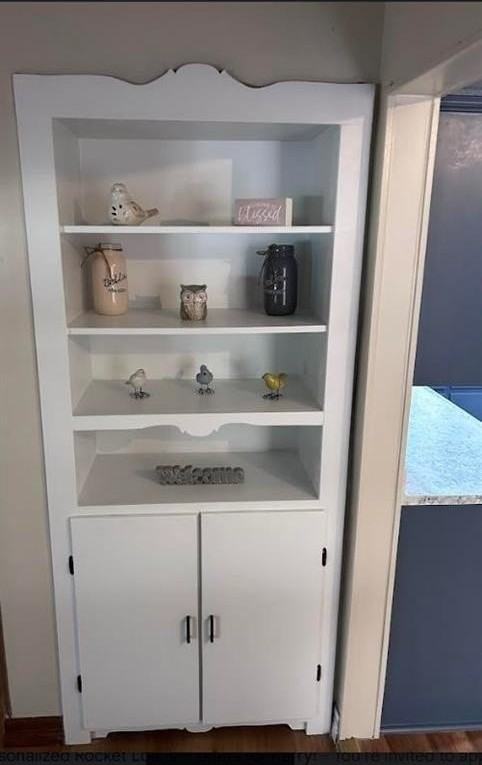 1510 Hulme St - Photo 4 of 22