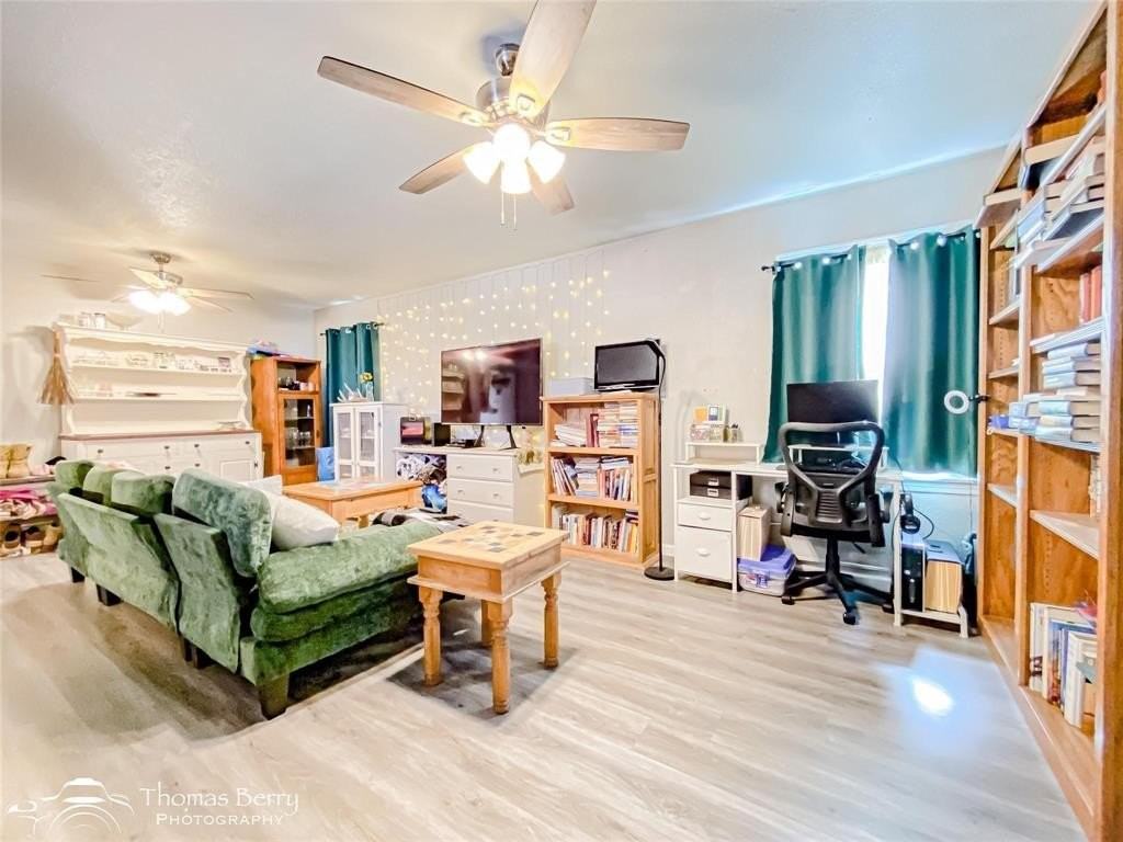 433 Fannin St - Photo 7 of 22