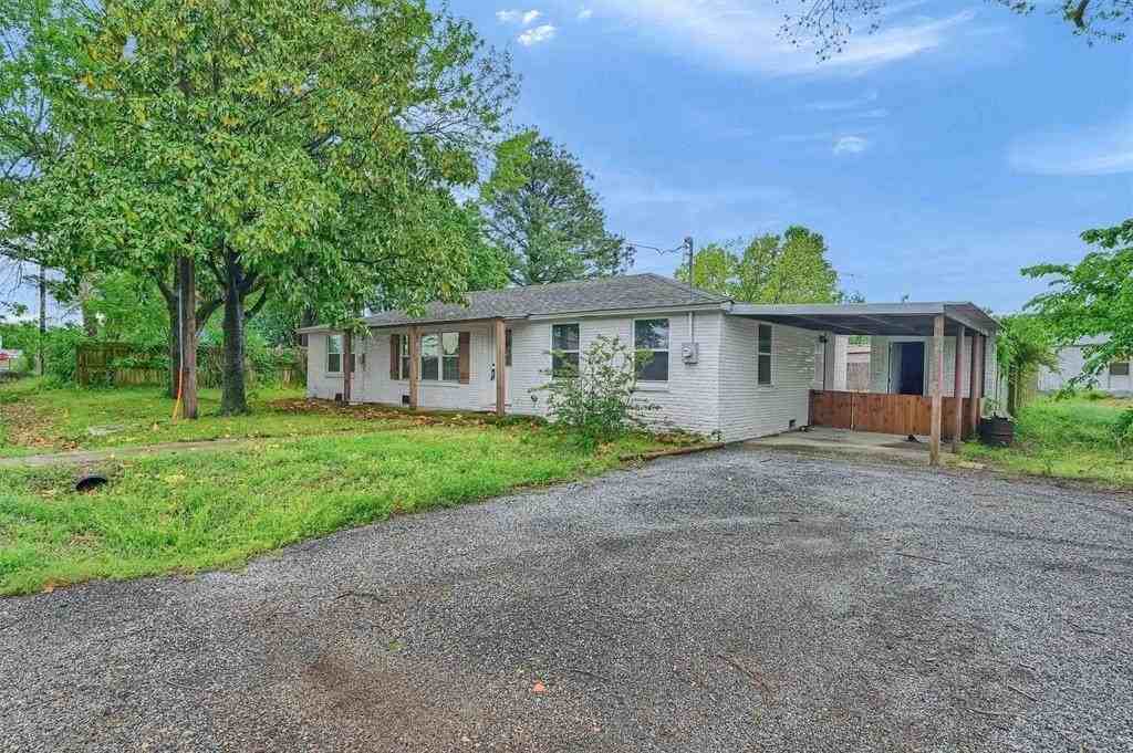 312 Hackney St - Photo 3 of 30