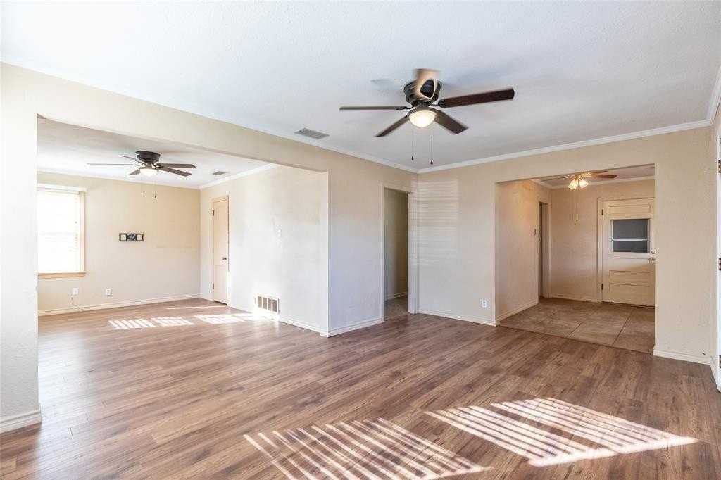 3249 S 13th St - Photo 4 of 34