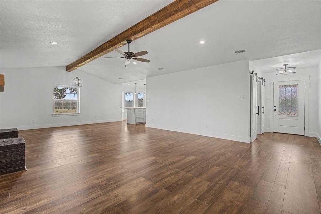 192 Riverside Dr - Photo 7 of 32