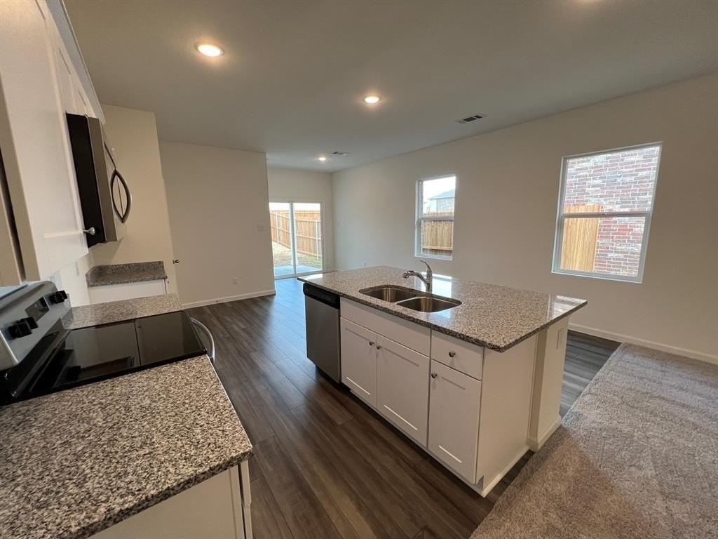 1710 Washington St - Photo 4 of 15