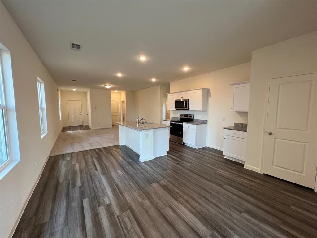 1710 Washington St - Photo 5 of 15