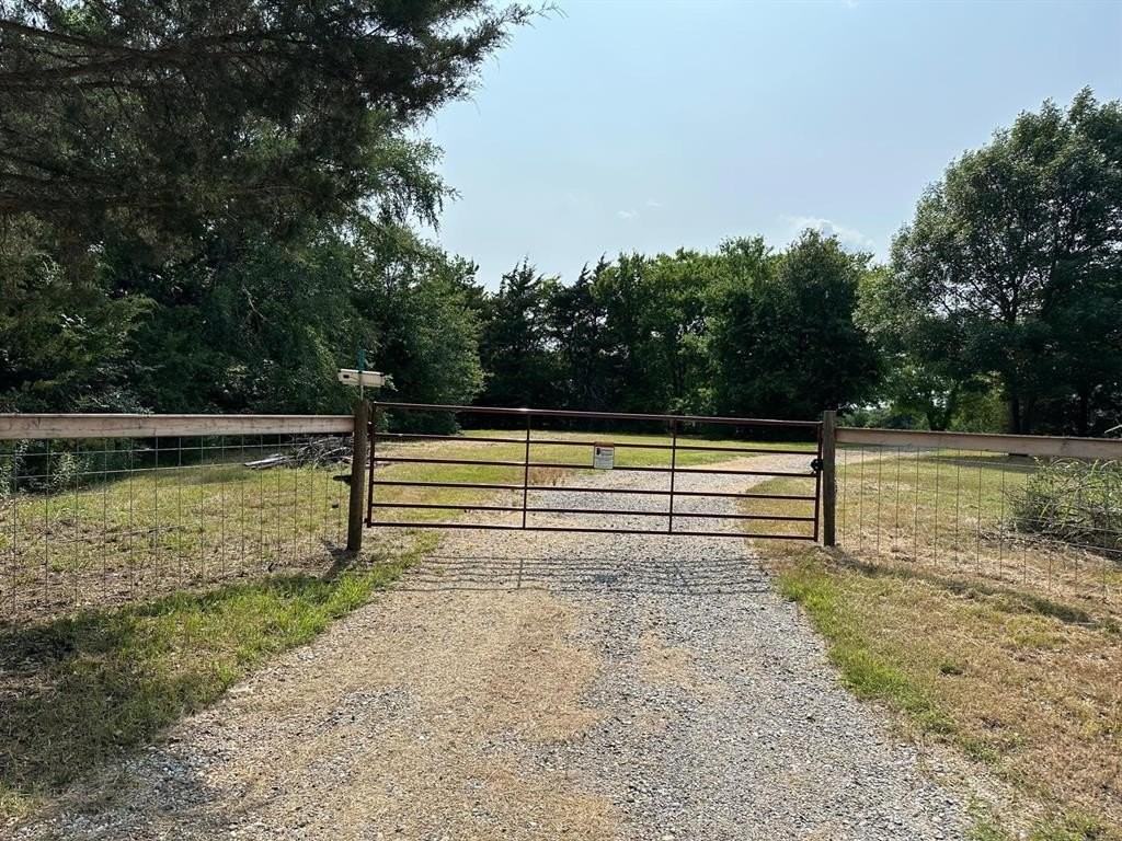 1585 N State Highway 78 - Photo 4 of 39