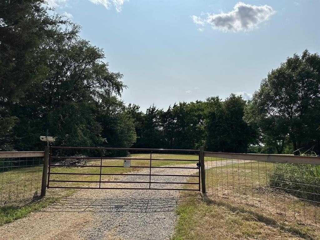 1585 N State Highway 78 - Photo 5 of 39