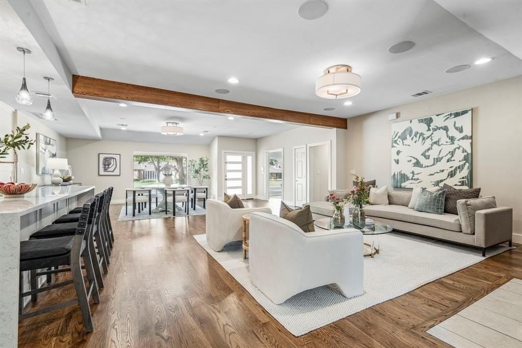 5948 Melshire Dr - Photo 5 of 32