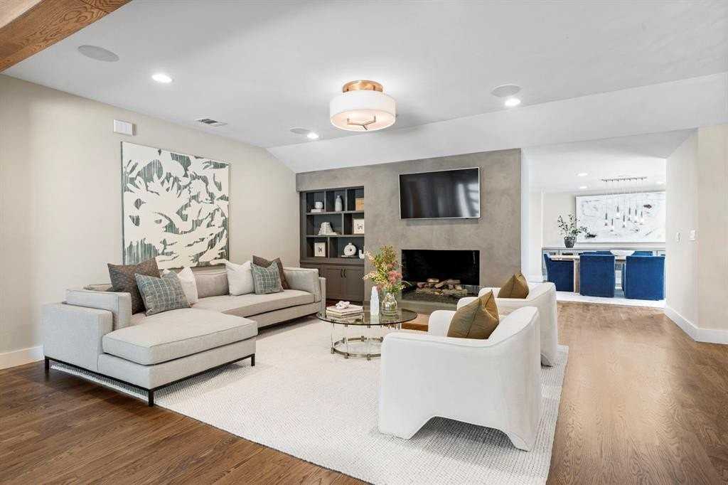 5948 Melshire Dr - Photo 6 of 32