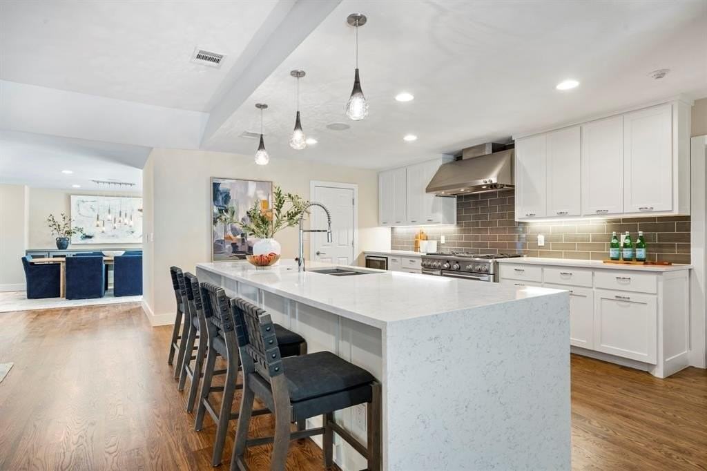 5948 Melshire Dr - Photo 7 of 32