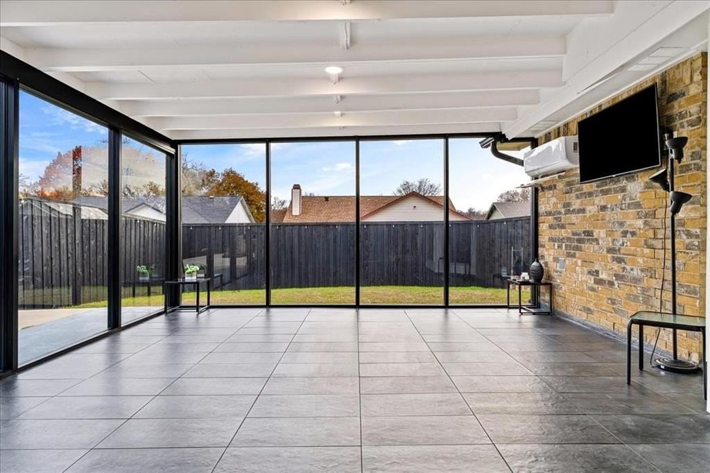 1208 Kesser Dr - Photo 4 of 39