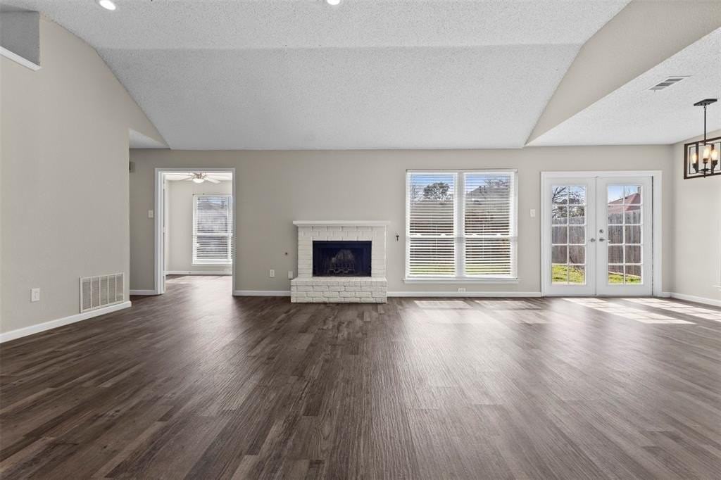 2847 Red Oak Dr - Photo 2 of 27