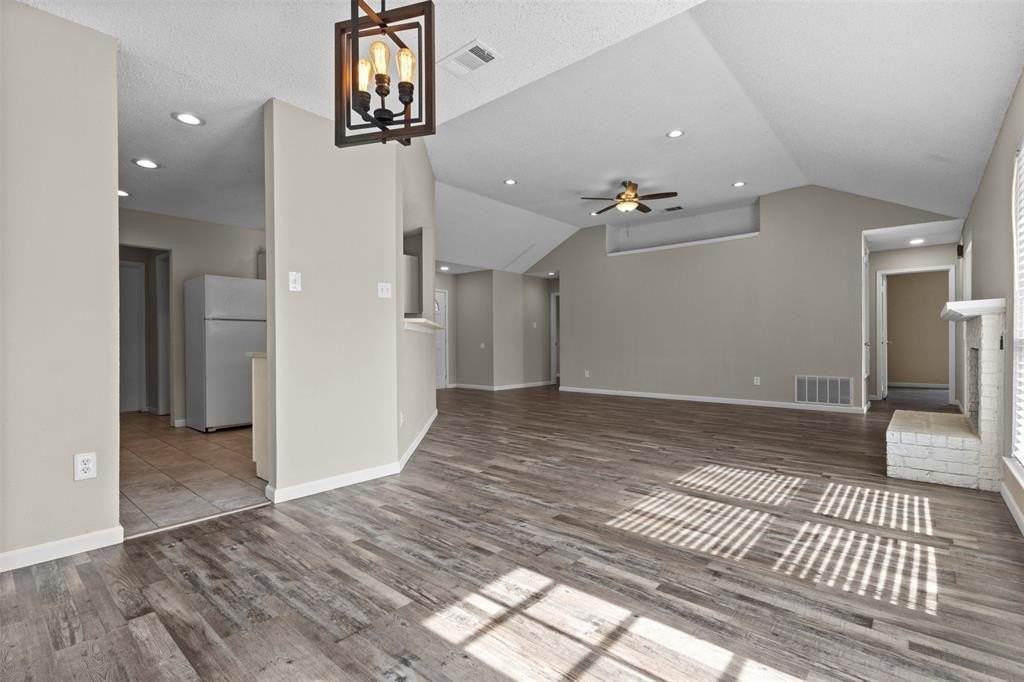 2847 Red Oak Dr - Photo 5 of 27