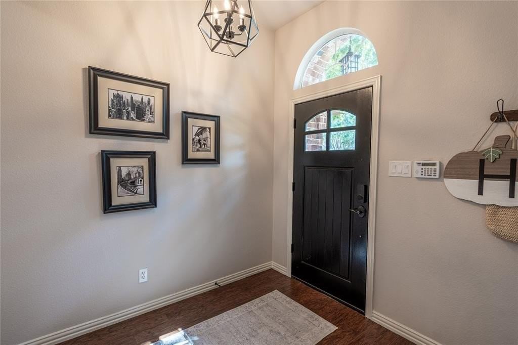 10196 Ferry Farm Ln - Photo 4 of 37