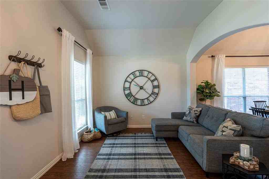 10196 Ferry Farm Ln - Photo 5 of 37