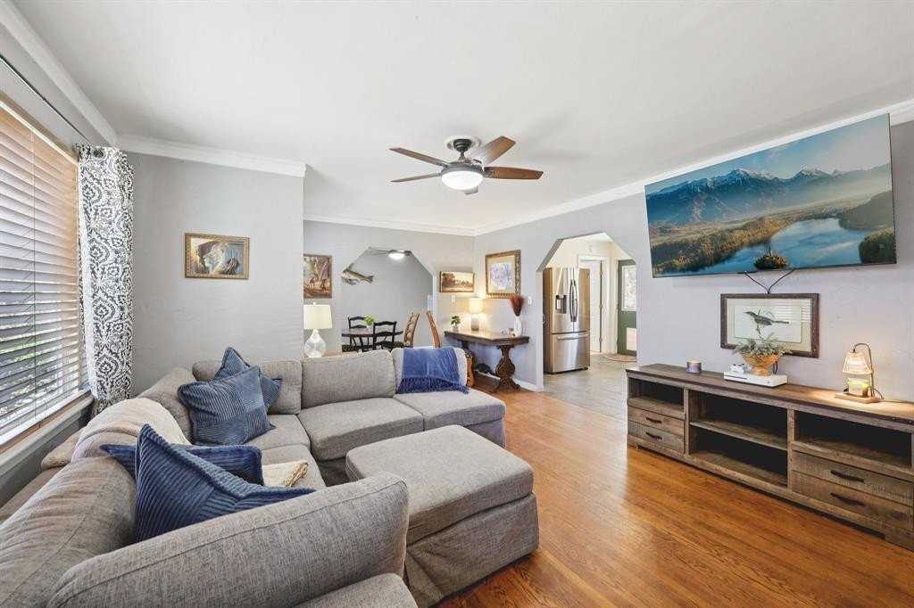 1507 Briarwood Blvd - Photo 3 of 29