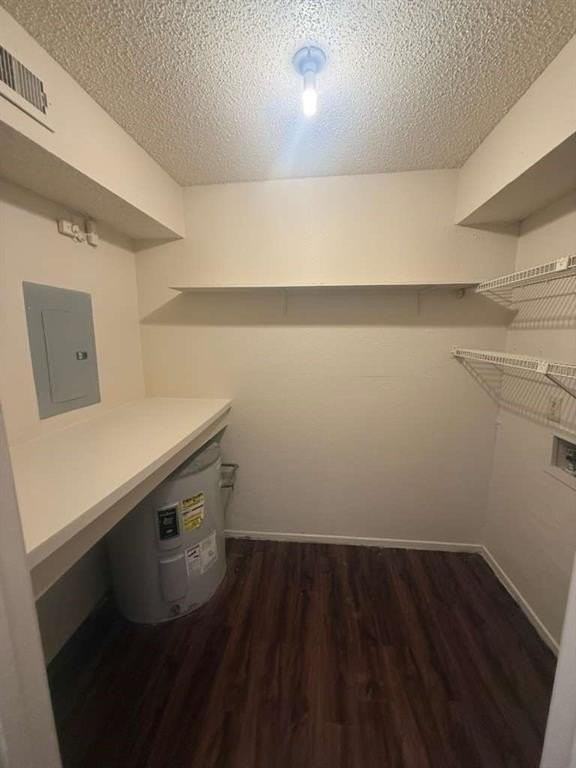 12812 Woodbend Ct - Photo 3 of 17