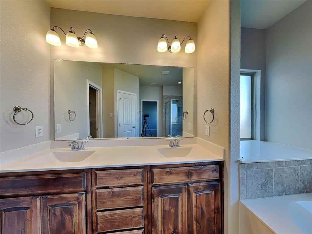 1212 Ashley Dr - Photo 6 of 18