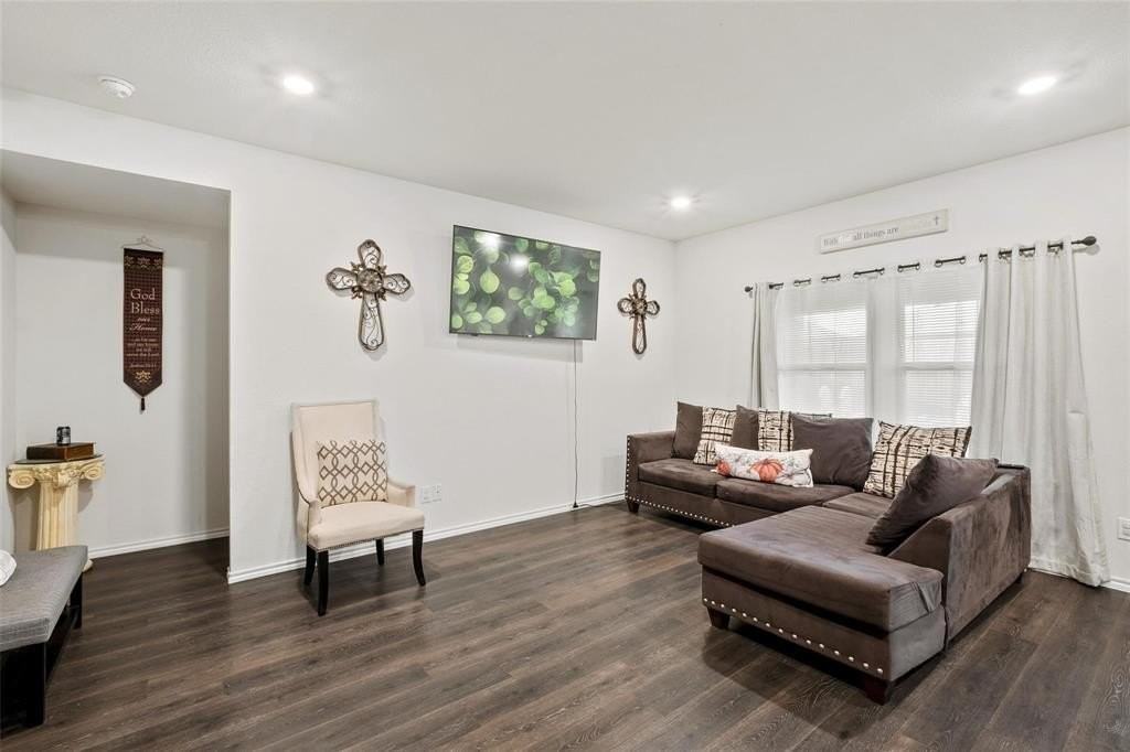 151 Seabiscuit Dr - Photo 3 of 40