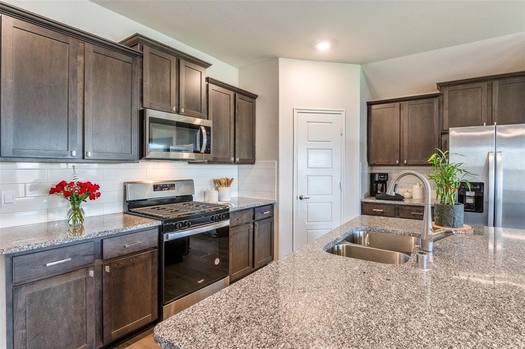 7216 Raynor Pl - Photo 3 of 24