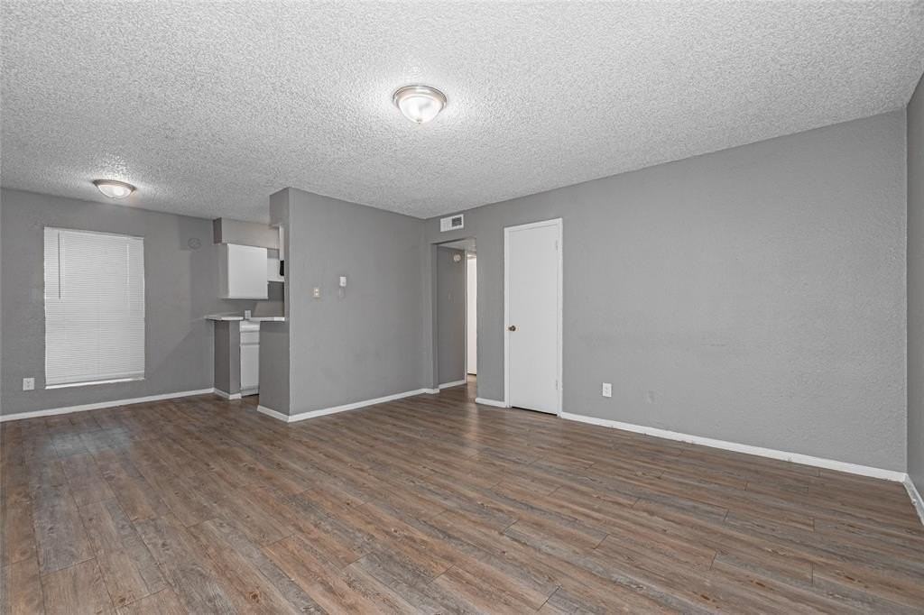 2900 South Fwy - Photo 5 of 7