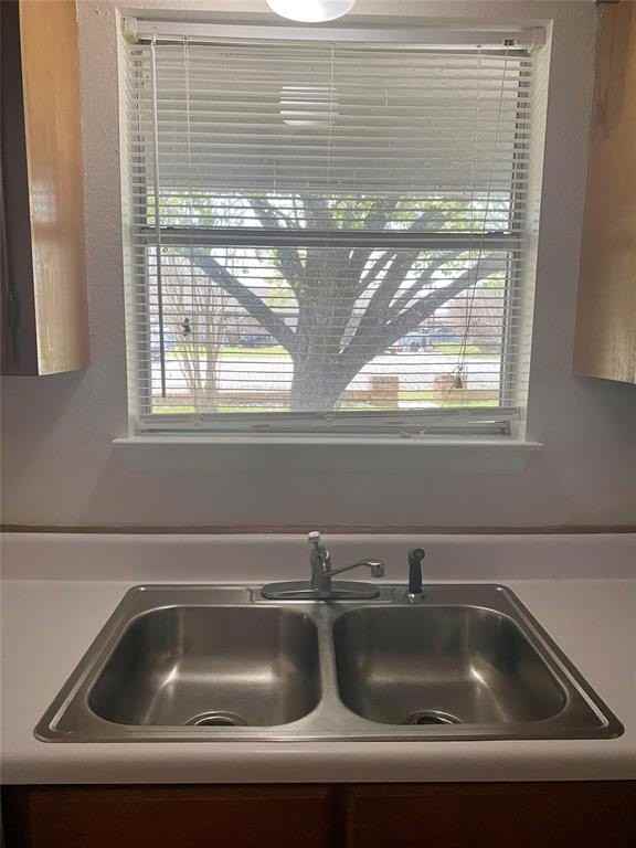 404 Mcsmith Ct - Photo 6 of 32