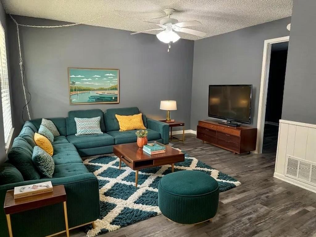 614 Stringer St - Photo 2 of 5