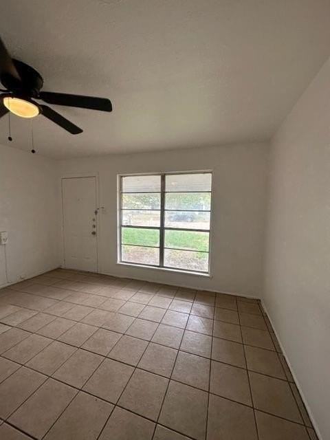 5131 Encino Rd - Photo 4 of 16