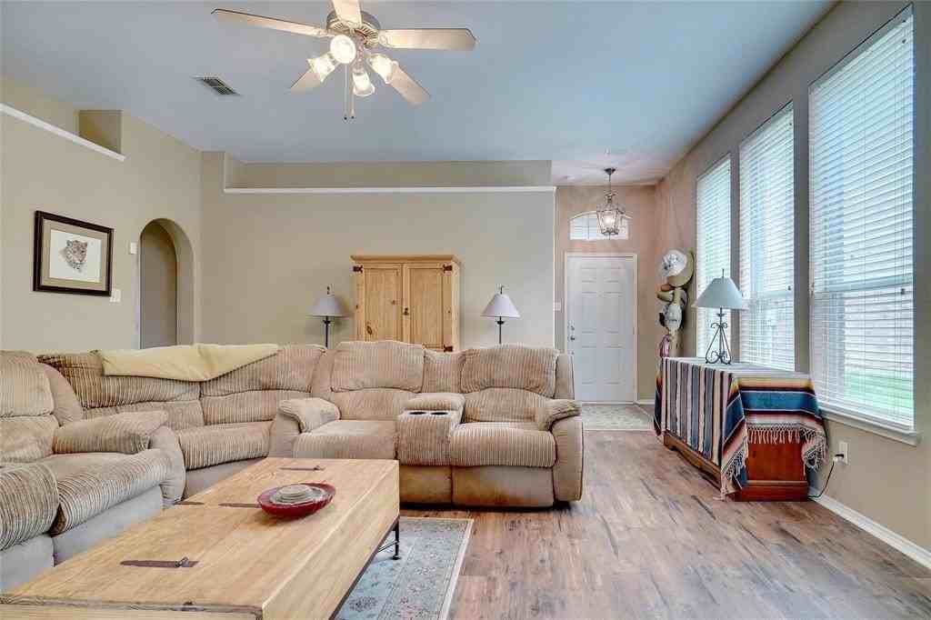 800 Chrissy Creek Ln - Photo 5 of 24