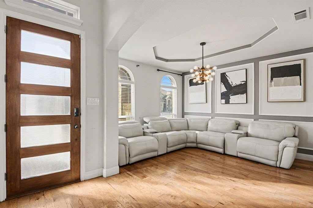 6116 Cooper Creek St - Photo 3 of 26