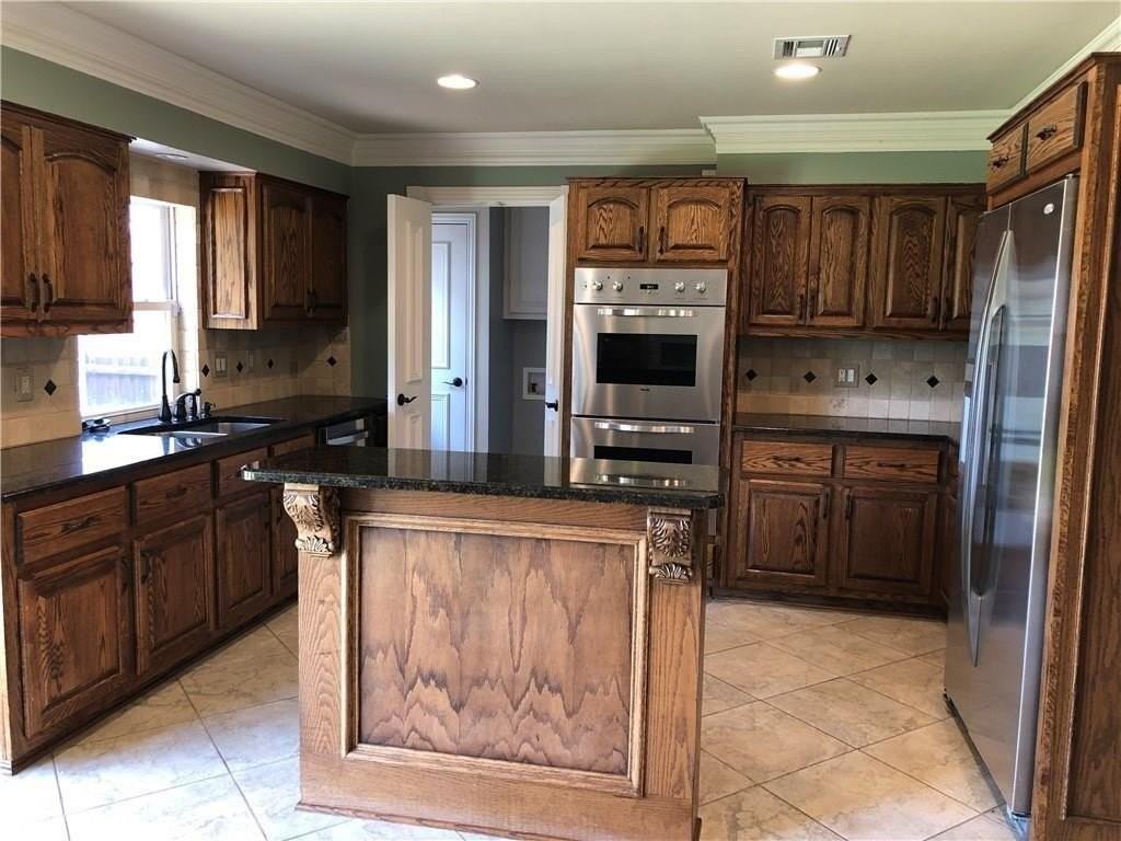 3112 Kingston Dr - Photo 2 of 26