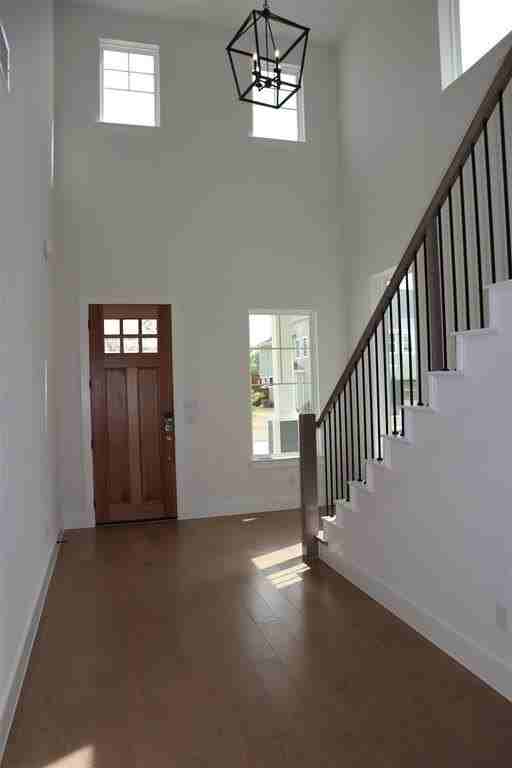 205 Chestnut St - Photo 3 of 19