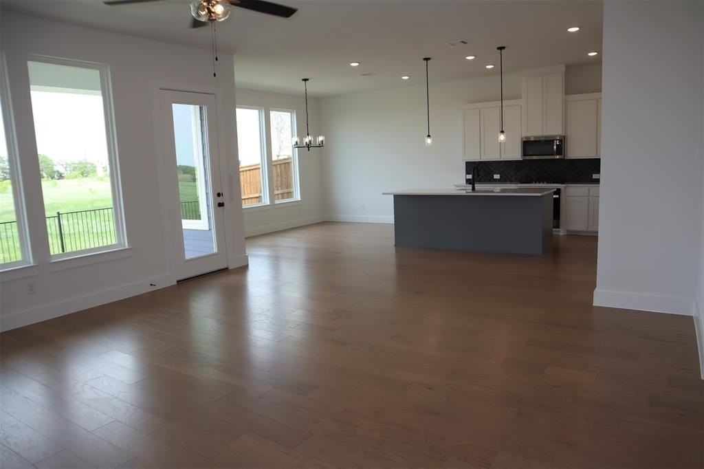 205 Chestnut St - Photo 5 of 19