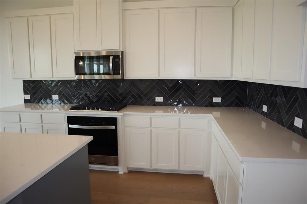 205 Chestnut St - Photo 7 of 19