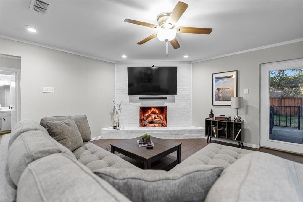 136 Poinsetta Cir - Photo 6 of 18