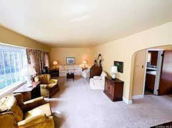 18 Wildwood Dr - Photo 2 of 15