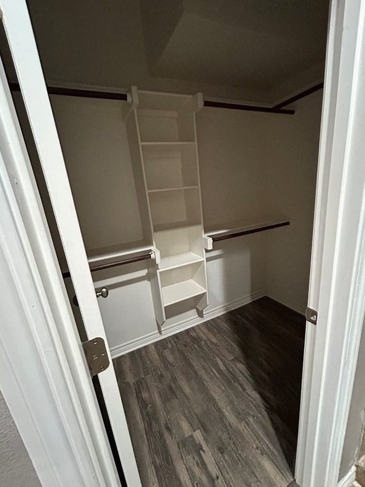 7221 Barksdale Ln - Photo 6 of 6