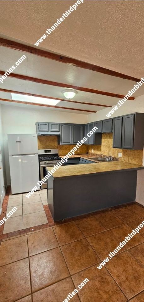 325 San Andres Ave NW - Photo 2 of 27