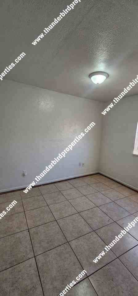 325 San Andres Ave NW - Photo 4 of 27