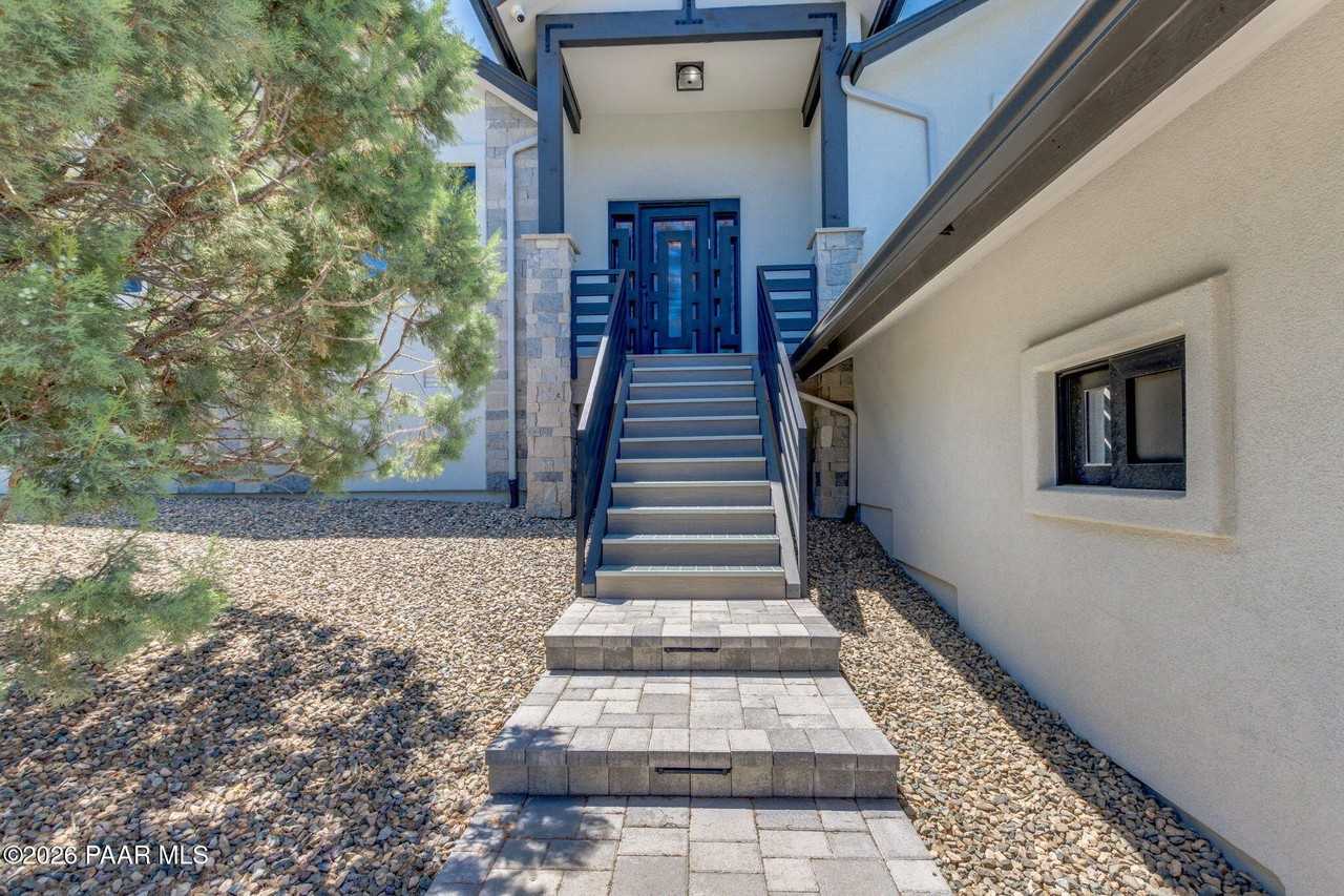 1020 Sunrise Blvd - Photo 5 of 46