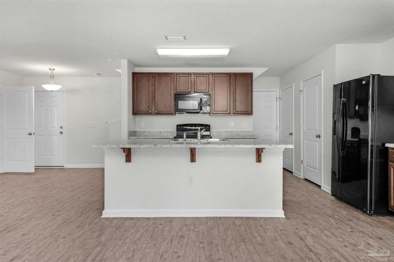 5864 Magnolia Bend Blvd - Photo 5 of 36